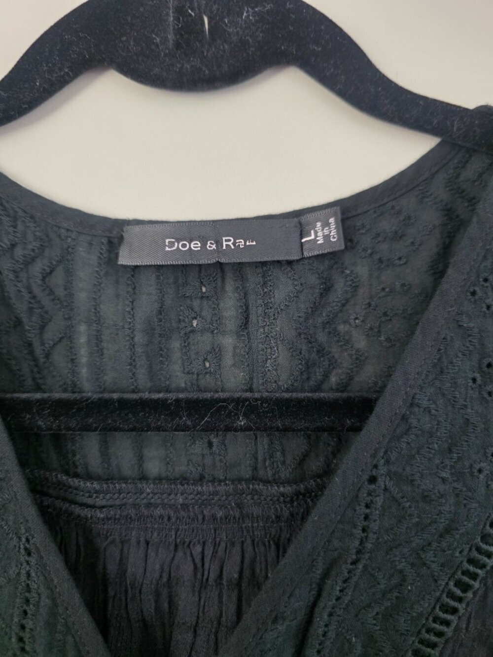Doe & Rae Black Crinkle Gauze Sleeveless Boho Tank Top Lace Trim Button Front L - Picture 4 of 6